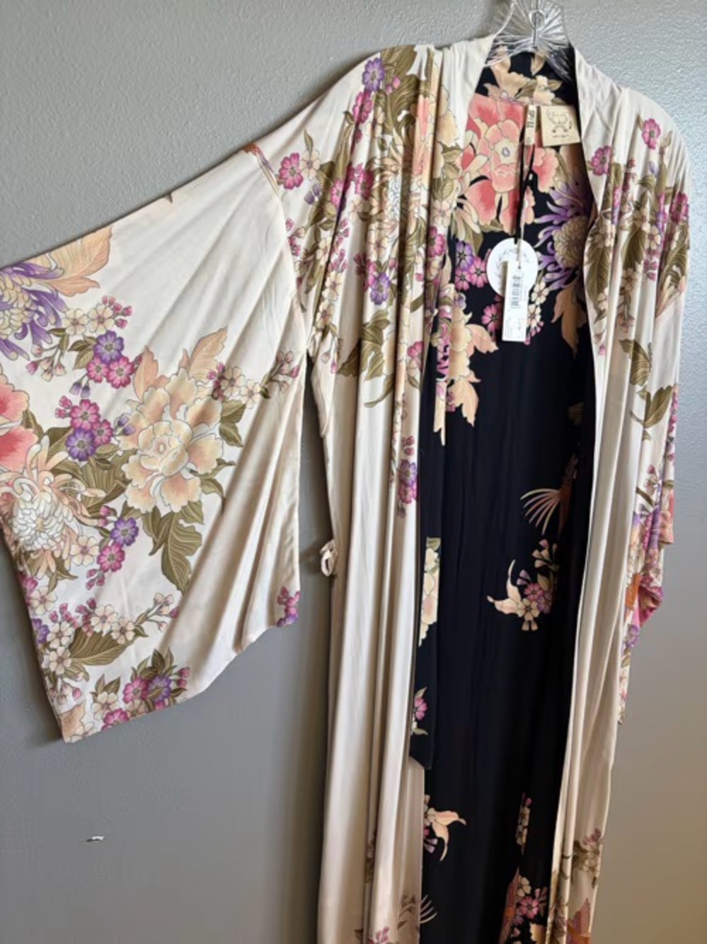 SPELL AND THE GYPSY - BLUE SKIES LUXE REVERSIBLE KIMONO - BLACK/CREAM NWT - Picture 3 of 5